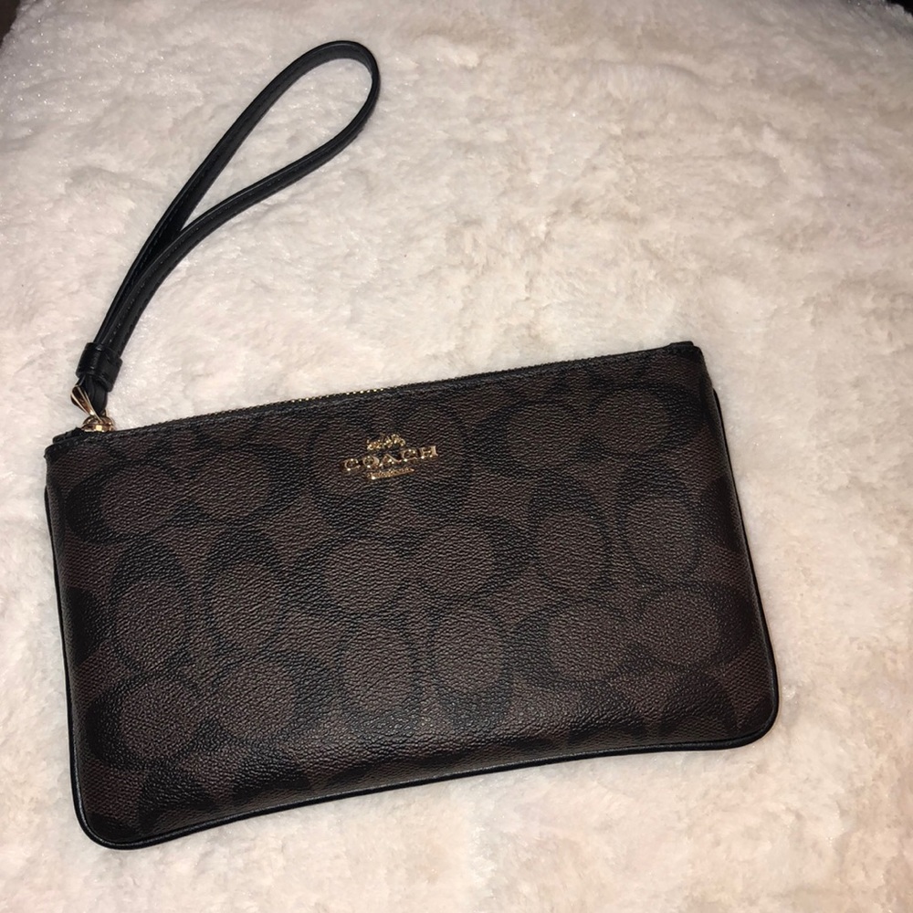 Wristlet coach